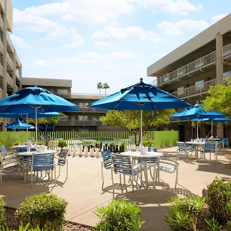 Doubletree Suites By Hilton Phoenix