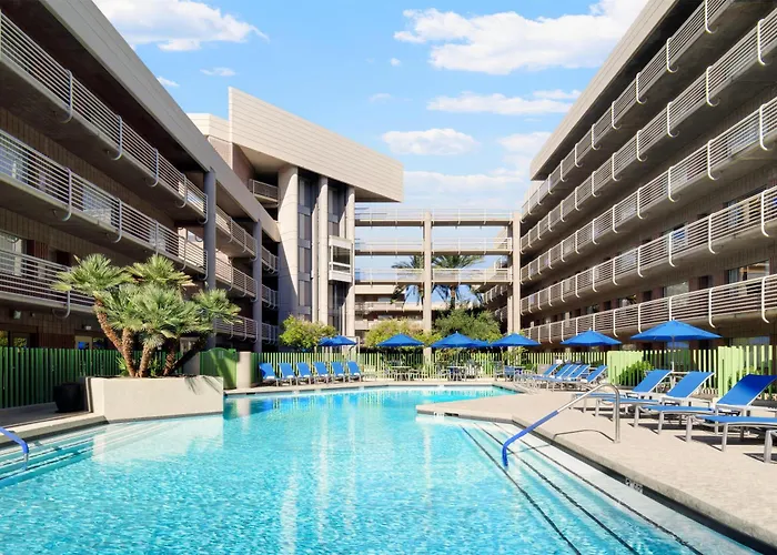 Doubletree By Hilton Hotel Phoenix